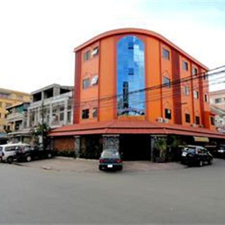 Lucky 1 Guesthouse Phnom Penh Exterior photo