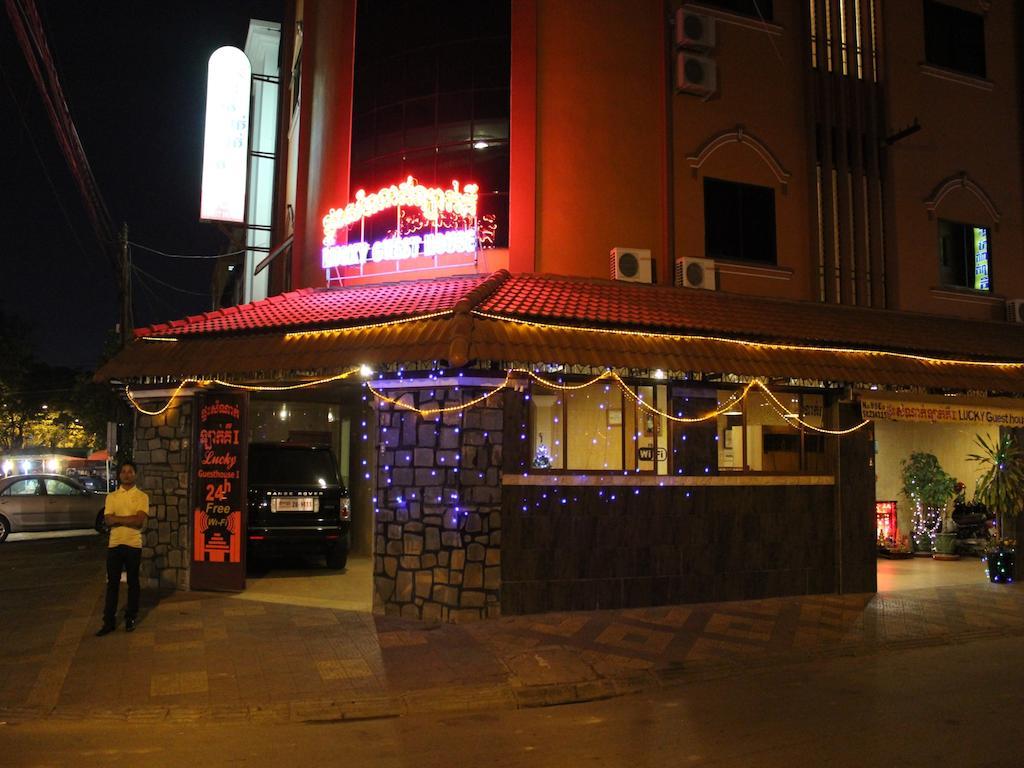 Lucky 1 Guesthouse Phnom Penh Exterior photo