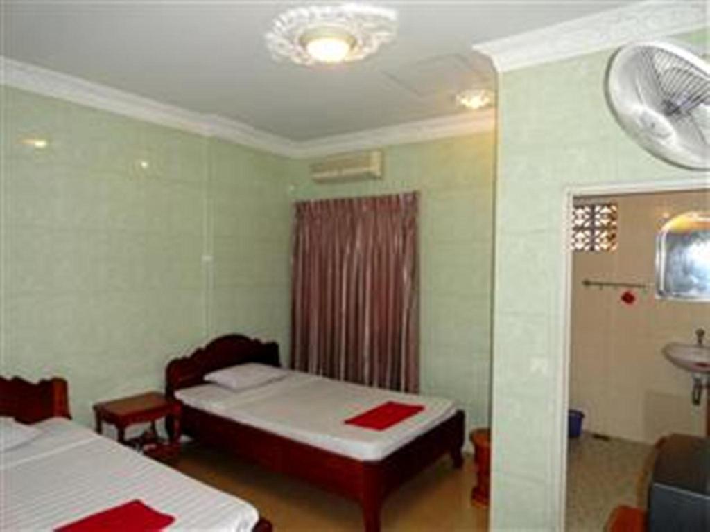 Lucky 1 Guesthouse Phnom Penh Exterior photo