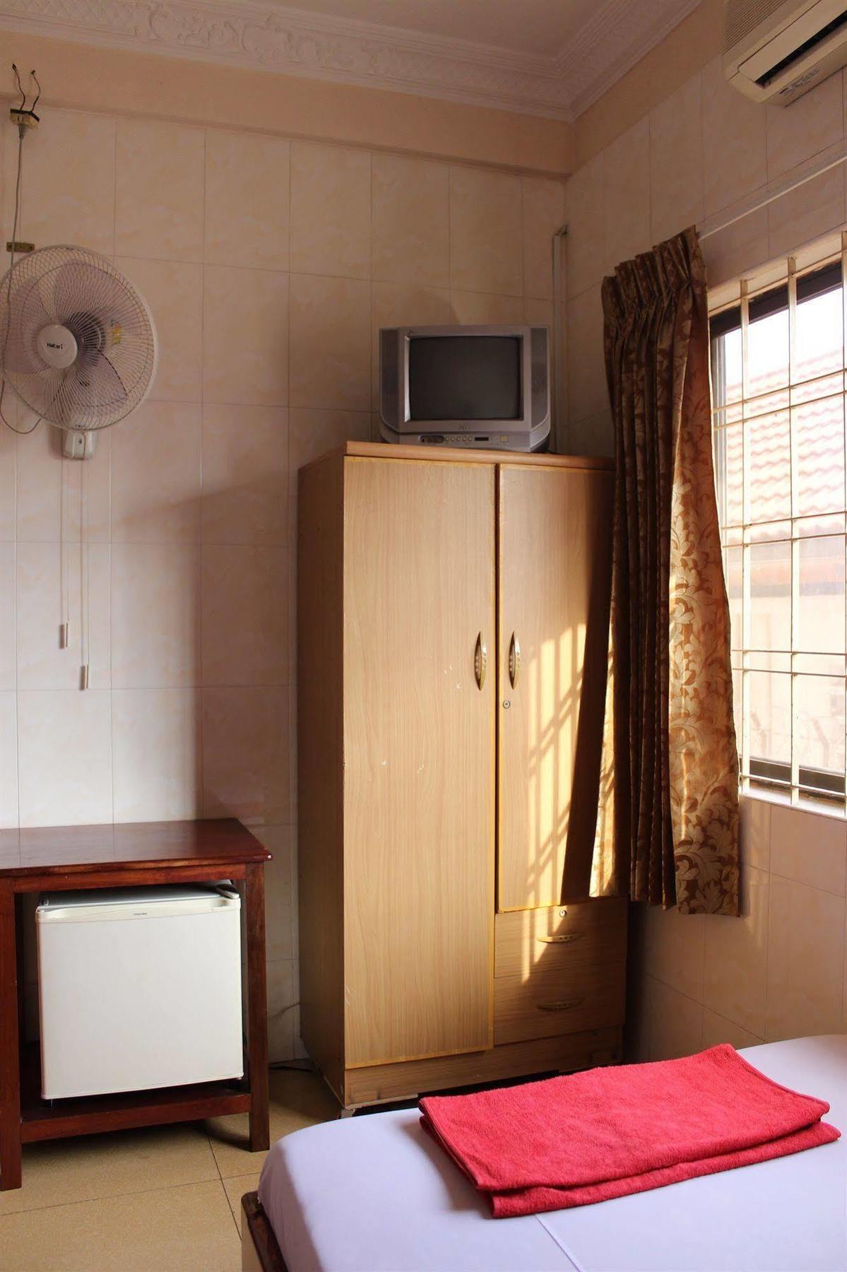 Lucky 1 Guesthouse Phnom Penh Exterior photo