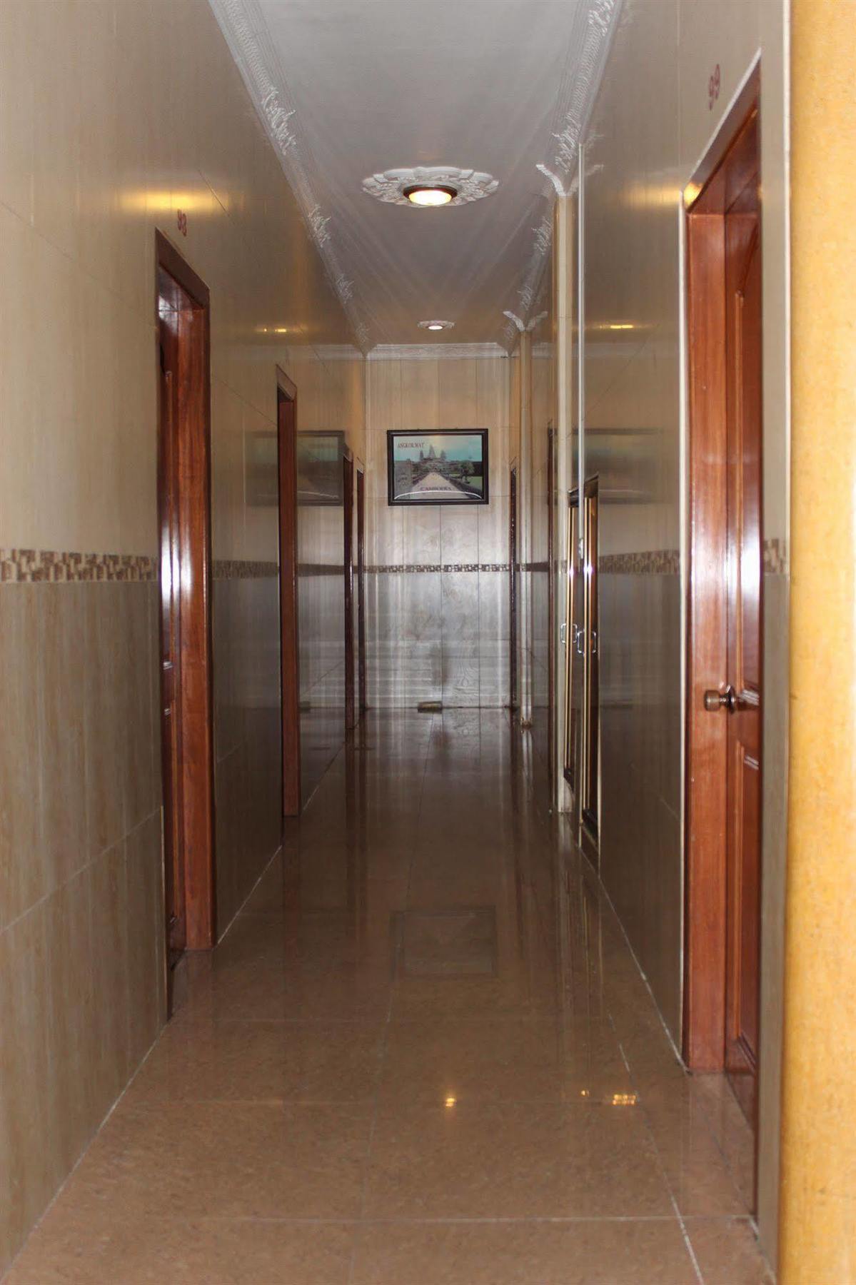 Lucky 1 Guesthouse Phnom Penh Exterior photo